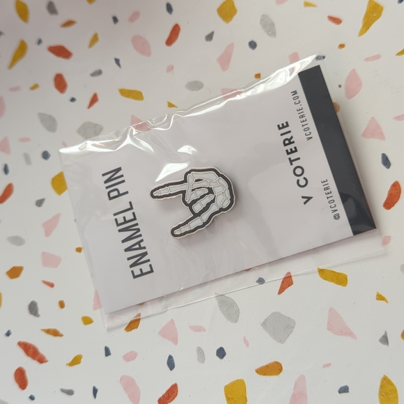FIGS V COTERIE SKELTON ENAMEL PIN - Picture 1 of 3